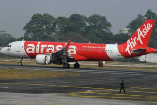 AirAsia cuts staff salaries by up to 20% for April  AirAsia cuts staff salaries  AirAsia  aviation sector in India  business news  എയർ ഏഷ്യ ഇന്ത്യ  ജീവനക്കാരുടെ ശമ്പളം ഏപ്രിൽ  കൊവിഡ് പ്രതിസന്ധി  ജീവനക്കാരുടെ ഈ മാസത്തെ വേതനം  വിമാന സർവീസ് ഇന്ത്യ  ലോക്ക് ഡൗൺ  covid bengaluru  corona lock down  airline services