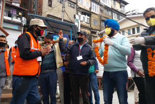 MC shimla councilors honored cleaning workers