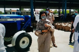 kumari selja listen farmer problems in rohtak