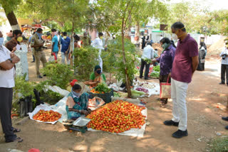 minister harish rao in siddipet market