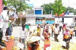 सफाई कर्मियों को किया गया सम्मानित