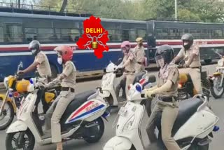 Police increased vigil from ground to sky in South Delhi during the corona