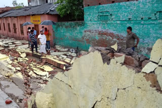 outer wall of CM College collapsed