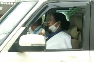 Mamata visits several areas of Kolkata, tells people to stay indoors to fight COVID-19