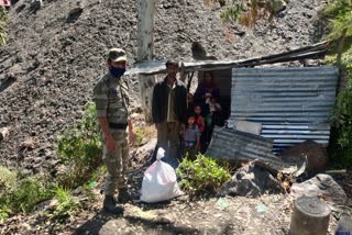 CISF soliders distributed ration