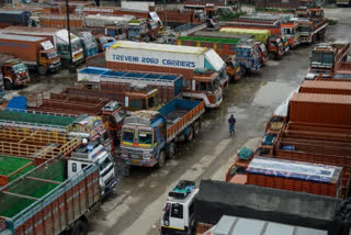 Transporters demand reduction in fuel prices