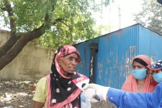 Poor and needy people are not able to get ration and food in delhi during lockdown