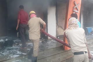mobile shop caught fire in lohardaga