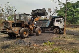 Police raid illegal coal depo in dhanbad