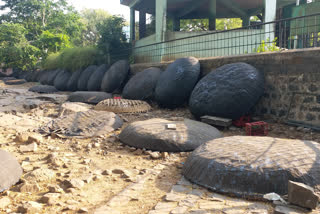 hogenakkal Coracle riders request govt to grant permission for fishing