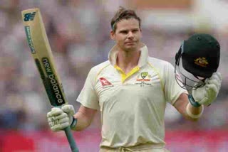 Steve Smith playing wall cricket in lockdown