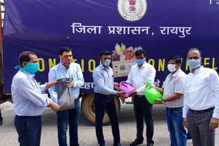 Many organizations Food donation  of donation on wheels in Raipur