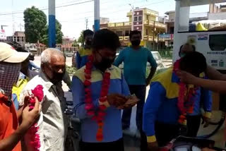 petrol pump workers honor