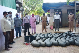 700 liters of village liquor seized in Ulhasnagar