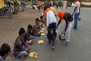 Laborers fed food