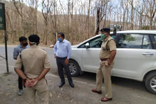 Collector and SP inspect the check post on the border of the district