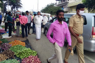 AT Ramaswamy visited ArakalgoduVegetable Market
