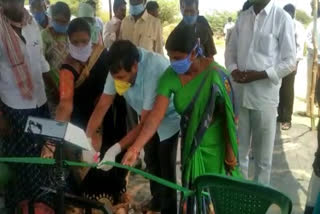 kollapur-mla-bheem-harshavardhan-reddy-inaugurated-grocery-buying-centres-at-chinnambhavi-mandal-wanaparthy-district