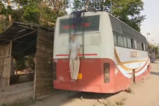 sikh man dead body found hanging from bus in bahadurgarh