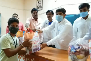 markapuram mla distributes essentials to gram and ward volunteers