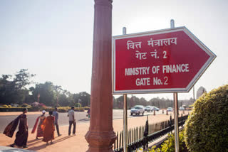 FinMin freezes increment on DA