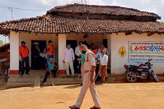 Leopard enters a house in Sidhintola village in Dhamtari