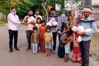 Corruption Free India distributes food