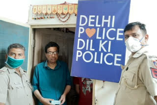 Delhi Police delivers medicines to ailing elderly man