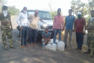 gadchiroli police  took action against illegal liquer