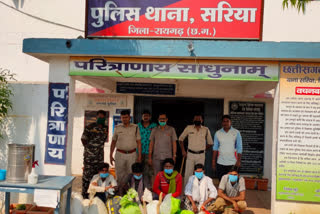 Police arrests 9 people for liquor smuggling in raigarh