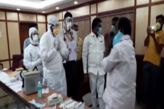 Puducherry Congress MLA falls at the feet of doctor in gratitude to frontline warriors