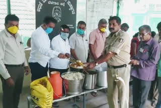 Lunch for Kovid fighters by Jain community