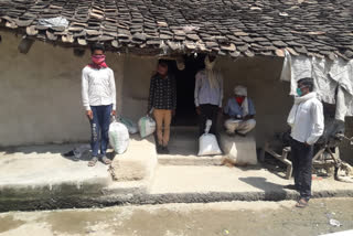 Foodgrains distributed to helpless or workers from outside in chhatarpur