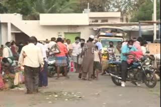 people rushed in Koppal without the social Distance