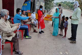 SDM gave mask to childern