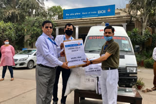 Bank of India distributed PPE kit to doctors