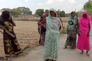 कोटेदार ने की ग्रामीणों के साथ अभद्रता