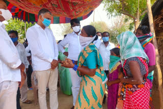 MINISTER HARISH RAO DISTRIBUTED DAILY COMMODITIES