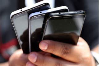 4 cr users may be without mobile phones