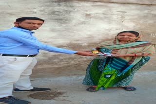 Police delivers medicines to the elderly