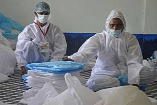coronavirus  covid 19  PPE kits N95 masks  lakh PPE kits manufactured daily  പിപിഇ കിറ്റുകൾ  എൻ 95 മാസ്കുകൾ  കേന്ദ്ര ആരോഗ്യ മന്ത്രാലയം