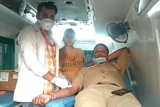 Ghaziabad police donated blood