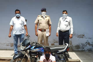 Police arrested a bike theft in Bhiwani