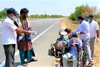 food-distribution-to-migrants-in-nizamabad