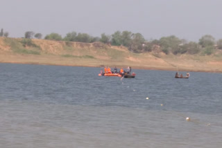 3 persons including 2 police personnel drown in Yamuna river in Uttar Pradesh