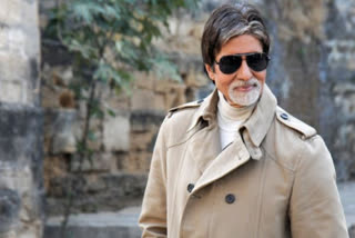 Amitabh bachchan, A bat entered Amitabh bachchans room inside, अमिताभ बच्चन, अमिताभ बच्चन के घर में घुसा चमगादड़, अमिताभ बच्चन ने कहा कोरोना पीछा नहीं छोड़ रहा