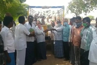 tdp leaders distributed vegetables for poor in maddikera mandal