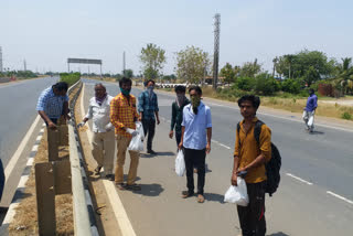 food distributed to drivers by sagar street people allagadda in kurnool district