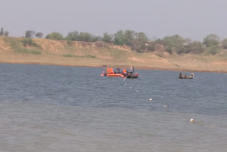 Boat accident  Fatehpur news  Drowning