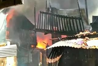 નાસિકના ભીમવાડી શહેરમાં આગ લાગતા 100 મકાનો બળીને ભષ્મ